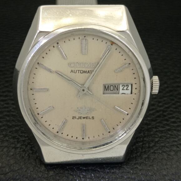 Vintage 1987 Citizen Automatic Mens Silver Watch W/daydate  display picture 1